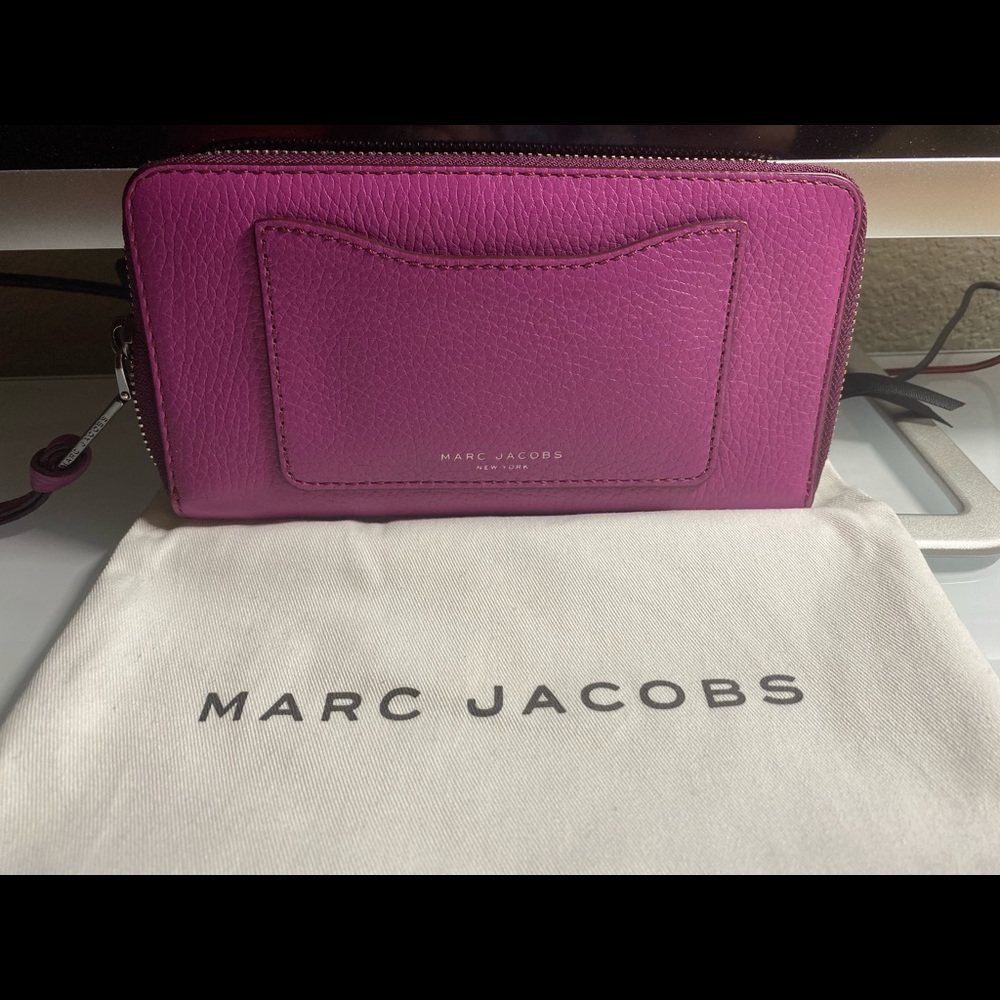 Mark Jacobs Zip Wallet